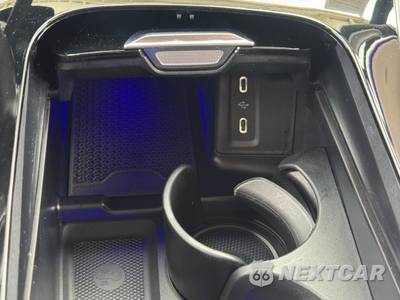 2025 Mercedes-Benz GLC 350e - zdjęcie 35 z 48 - miniatura