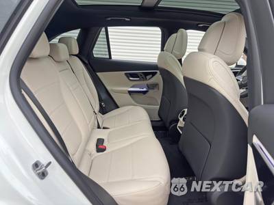 2025 Mercedes-Benz GLC 350e - zdjęcie 44 z 48 - miniatura