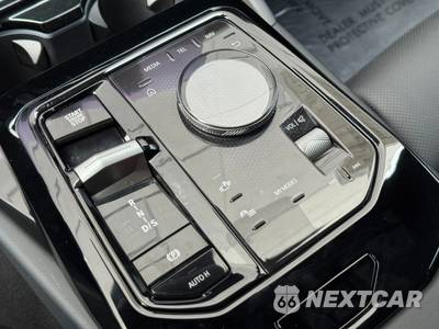2024 BMW 5 Series Sedan 530i M SPORT LINE - zdjęcie 34 z 48 - miniatura