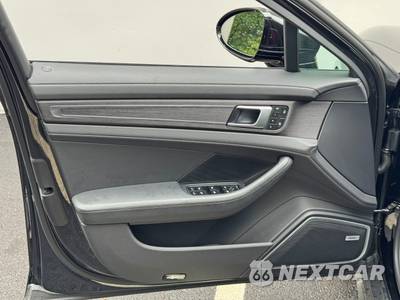 2023 Porsche Panamera Platinum Edition - zdjęcie 39 z 48 - miniatura