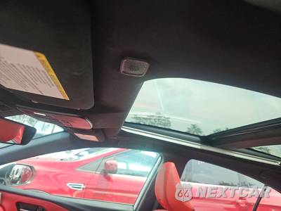 2025 Toyota Camry XSE - zdjęcie 18 z 19 - miniatura