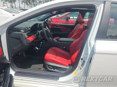 2025 Toyota Camry XSE - zdjęcie 7 z 19 - miniatura