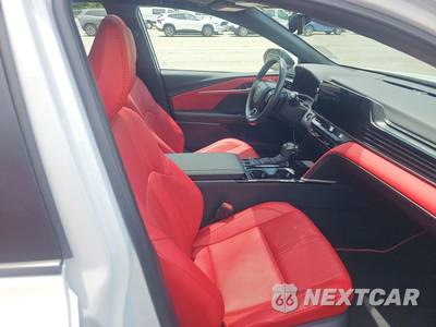 2025 Toyota Camry XSE - zdjęcie 8 z 19 - miniatura