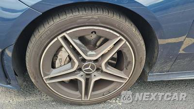 2020 Mercedes-Benz AMG CLA 35 4MATIC - zdjęcie 24 z 32 - miniatura