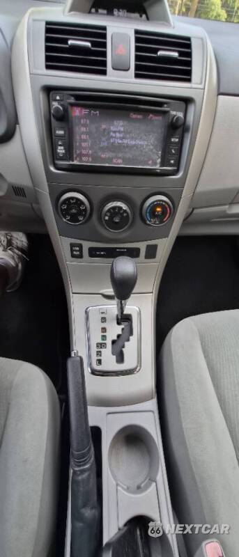 2013 Toyota Corolla LE - zdjęcie 14 z 20 - miniatura