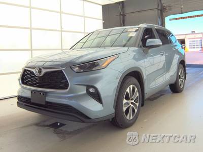 2023 Toyota Highlander XLE - zdjęcie 1 z 22 - miniatura