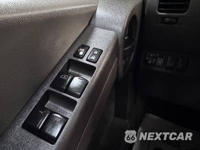 2010 Nissan Xterra S - zdjęcie 18 z 21 - miniatura