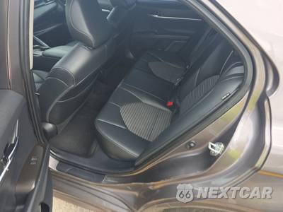 2021 Toyota Camry SE - zdjęcie 13 z 37 - miniatura