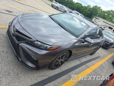 2021 Toyota Camry SE - zdjęcie 1 z 37 - miniatura