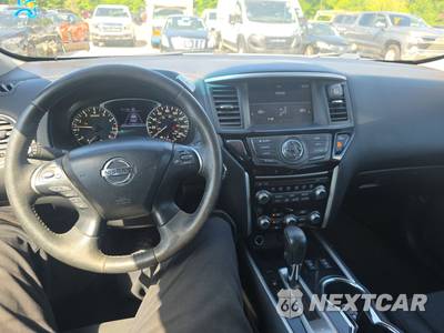 2017 Nissan Pathfinder SV - zdjęcie 11 z 23 - miniatura