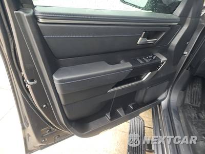 2025 Toyota Tundra i-FORCE MAX Platinum Crew Cab Short Bed - zdjęcie 9 z 21 - miniatura