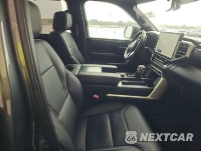 2025 Toyota Tundra i-FORCE MAX Platinum Crew Cab Short Bed - zdjęcie 8 z 21 - miniatura