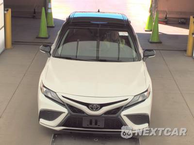 2021 Toyota Camry XSE - zdjęcie 2 z 38 - miniatura