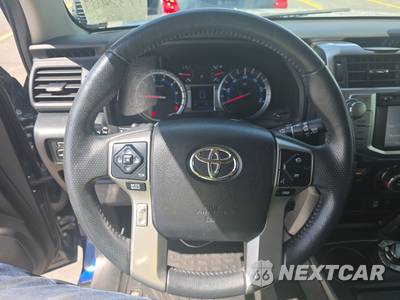2017 Toyota 4Runner SR5 - zdjęcie 10 z 33 - miniatura