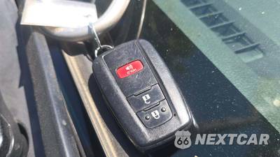 2016 Toyota Prius Two - zdjęcie 24 z 24 - miniatura