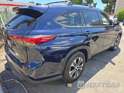 2020 Toyota Highlander XLE - zdjęcie 4 z 31 - miniatura