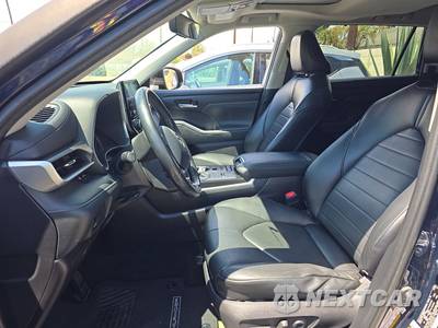 2020 Toyota Highlander XLE - zdjęcie 7 z 31 - miniatura