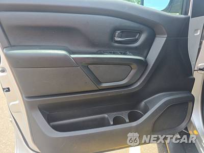 2018 Nissan TITAN XD S Crew Cab Medium Bed - zdjęcie 9 z 29 - miniatura