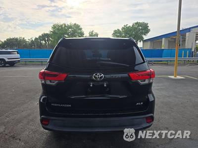 2019 Toyota Highlander XLE - zdjęcie 5 z 25 - miniatura