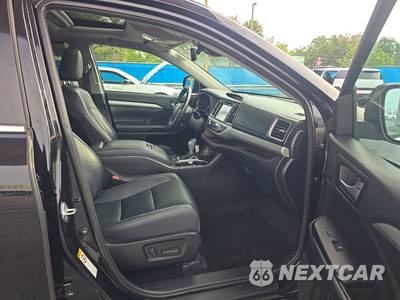 2019 Toyota Highlander XLE - zdjęcie 8 z 25 - miniatura