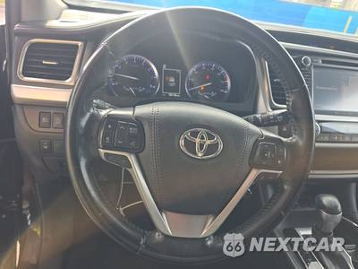 2019 Toyota Highlander XLE - zdjęcie 10 z 25 - miniatura