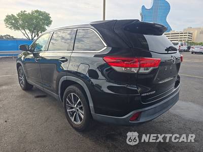 2019 Toyota Highlander XLE - zdjęcie 6 z 25 - miniatura