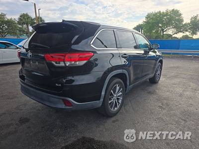 2019 Toyota Highlander XLE - zdjęcie 4 z 25 - miniatura