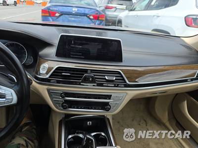 2016 BMW 7 Series Sedan 740i - zdjęcie 11 z 44 - miniatura