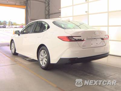 2026 Toyota Camry LE - zdjęcie 6 z 18 - miniatura
