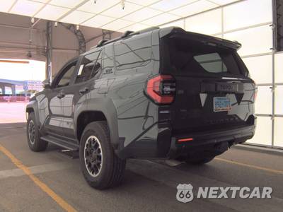 2025 Toyota 4Runner TRD Off-Road Premium - zdjęcie 6 z 21 - miniatura