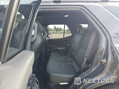 2025 Toyota 4Runner TRD Off-Road Premium - zdjęcie 13 z 21 - miniatura