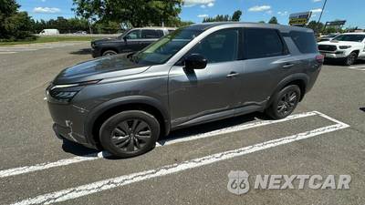 2024 Nissan Pathfinder S - zdjęcie 3 z 27 - miniatura