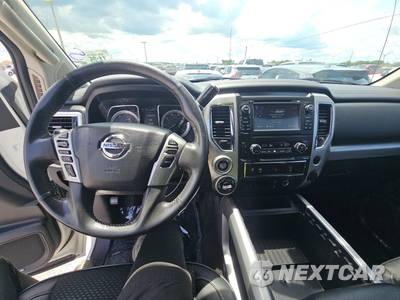 2018 Nissan TITAN PRO-4X Crew Cab Short Bed - zdjęcie 11 z 34 - miniatura