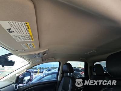 2018 Nissan TITAN PRO-4X Crew Cab Short Bed - zdjęcie 18 z 34 - miniatura