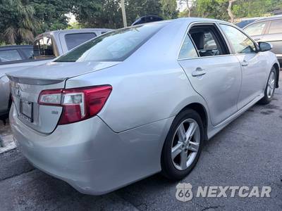 2014 Toyota Camry SE - zdjęcie 3 z 10 - miniatura