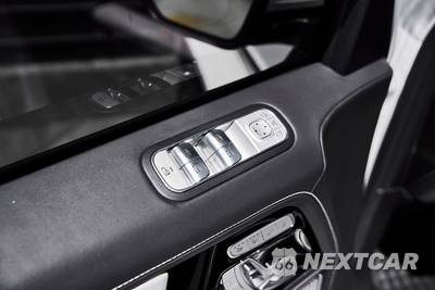 2025 Mercedes-Benz AMG G 63 4MATIC - zdjęcie 34 z 50 - miniatura