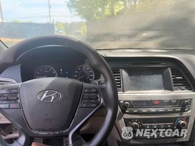 2016 Hyundai Sonata SE - zdjęcie 6 z 14 - miniatura