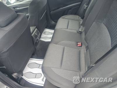2026 Toyota Camry LE - zdjęcie 13 z 18 - miniatura