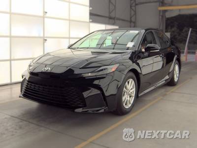 2026 Toyota Camry LE - zdjęcie 1 z 18 - miniatura
