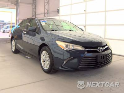 2017 Toyota Camry LE - zdjęcie 3 z 18 - miniatura