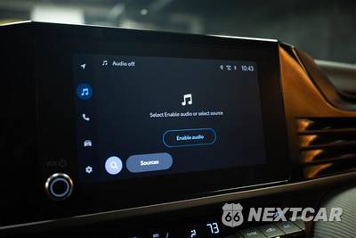 2025 Toyota Camry SE - zdjęcie 20 z 29 - miniatura