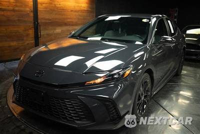 2025 Toyota Camry SE - zdjęcie 2 z 29 - miniatura