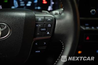 2025 Toyota Camry SE - zdjęcie 25 z 29 - miniatura