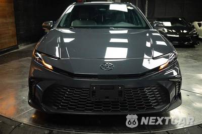 2025 Toyota Camry SE - zdjęcie 3 z 29 - miniatura