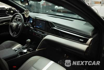 2025 Toyota Camry SE - zdjęcie 14 z 29 - miniatura