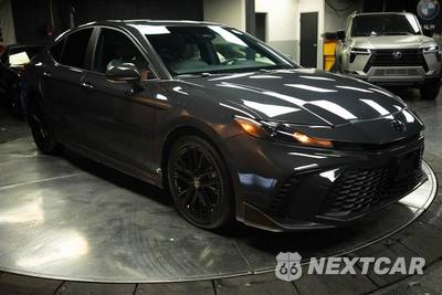 2025 Toyota Camry SE - zdjęcie 5 z 29 - miniatura