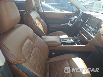 2023 Nissan Pathfinder Platinum - zdjęcie 8 z 20 - miniatura