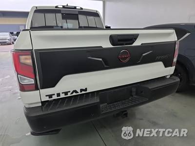 2024 Nissan TITAN PRO-4X Crew Cab Short Bed - zdjęcie 5 z 20 - miniatura