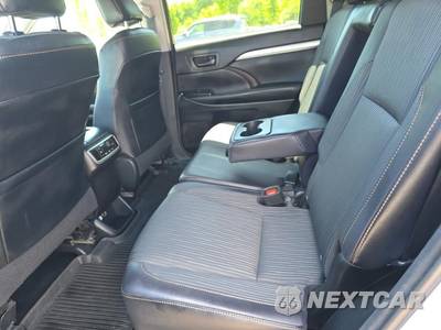 2016 Toyota Highlander LE Plus - zdjęcie 16 z 21 - miniatura