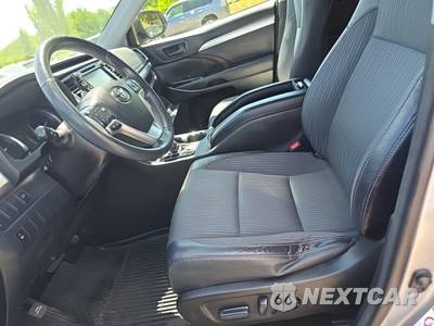 2016 Toyota Highlander LE Plus - zdjęcie 13 z 21 - miniatura